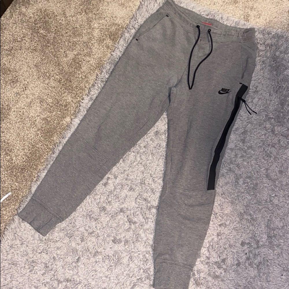nike tech fleece joggers